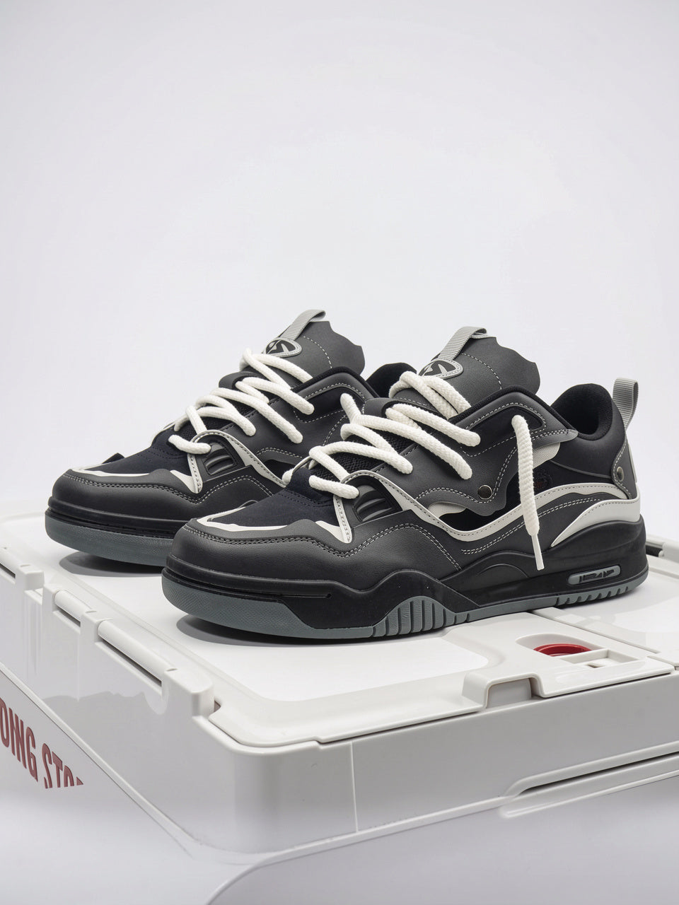 Baskets Basses Homme Lacées Semelle Épaisse Synthétique Quotidien - Noir EU 38 / US 7 / UK 5.5